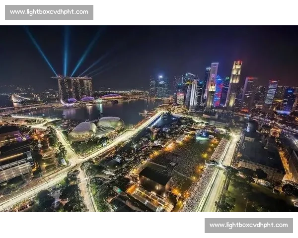 F1新加坡站：街道赛的魅力，夜色下的速度盛宴！